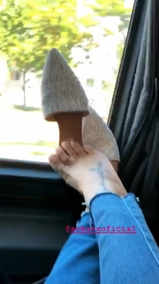 Thaís Bianca feet photo thumbnail