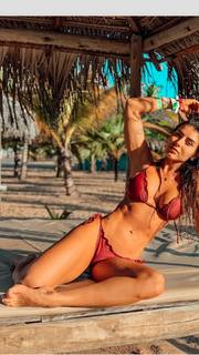 Thaís Bianca feet photo thumbnail