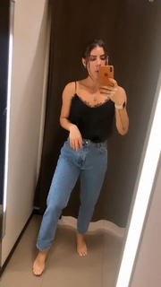 Thaís Bianca feet photo thumbnail