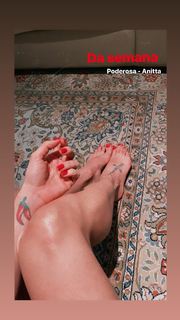 Thaís Bianca feet photo thumbnail