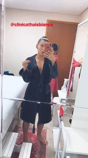 Thaís Bianca feet photo thumbnail