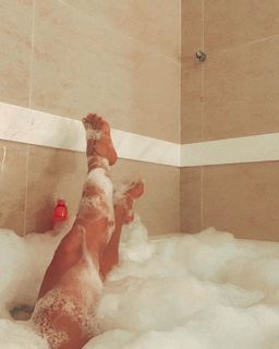 Thaís Bianca feet photo thumbnail