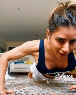 Thaís Bianca feet photo thumbnail