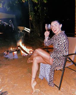 Thaís Bianca feet photo thumbnail