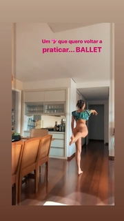 Thaís Bianca feet photo thumbnail