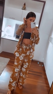 Thaís Bianca feet photo thumbnail