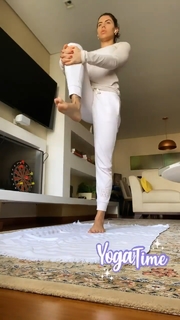 Thaís Bianca feet photo thumbnail