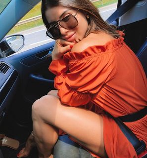 Thaís Bianca feet photo thumbnail