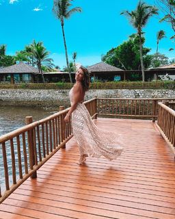 Thaís Bianca feet photo thumbnail