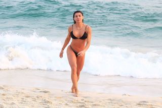 Thaís Bianca feet photo thumbnail