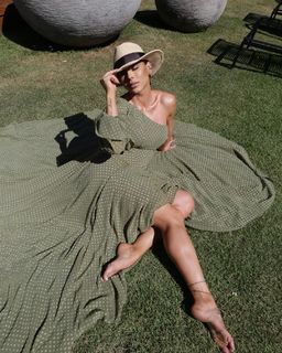 Thaís Bianca feet photo thumbnail