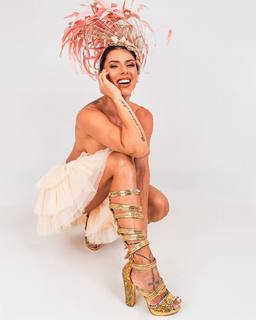 Thaís Bianca feet photo thumbnail