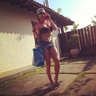 Thaís Bianca feet photo thumbnail