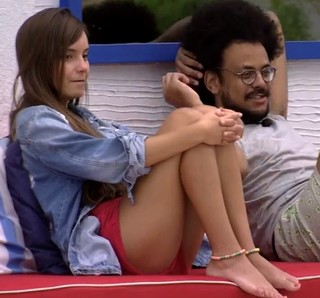 Thaís Braz feet photo 4