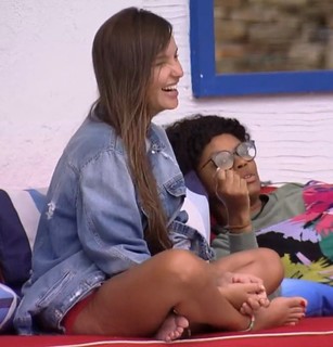 Thaís Braz feet photo 3