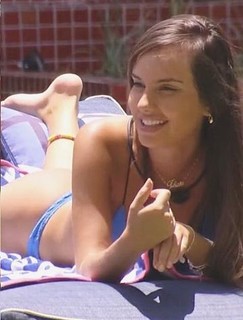 Thaís Braz feet photo 9