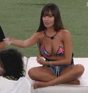 Thaís Braz feet photo 6