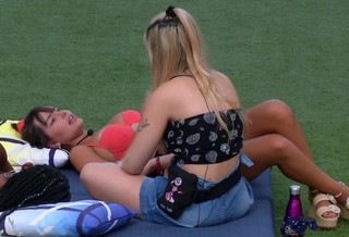 Thaís Braz feet photo 19