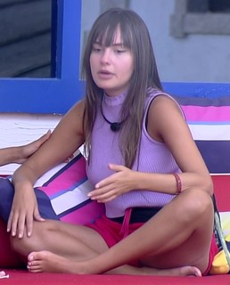 Thaís Braz feet photo 4