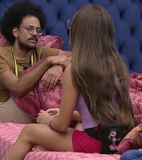 Thaís Braz feet photo 3