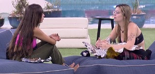 Thaís Braz feet photo 7