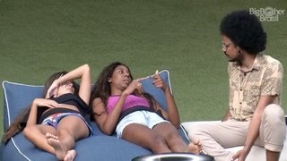 Thaís Braz feet photo 14