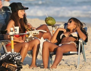 Thaís Braz feet photo 2