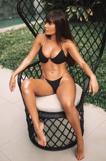 Thaís Braz feet photo 6