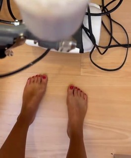 Thaís Braz feet photo 1