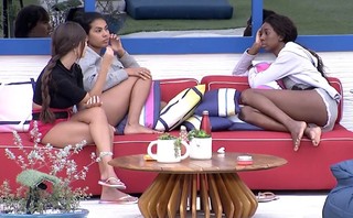 Thaís Braz feet photo 15