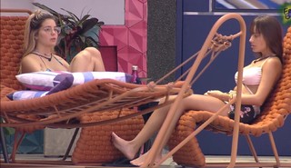 Thaís Braz feet photo 9