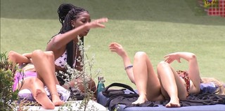Thaís Braz feet photo 12