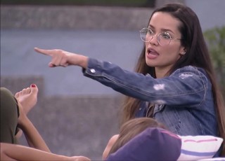 Thaís Braz feet photo 6