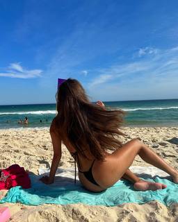 Thaís Braz feet photo 12