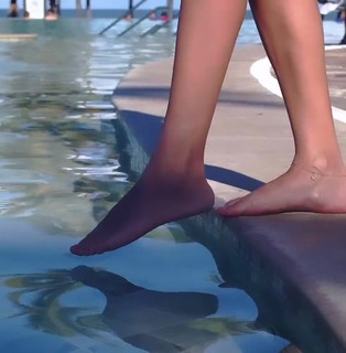 Thaís Braz feet photo 14