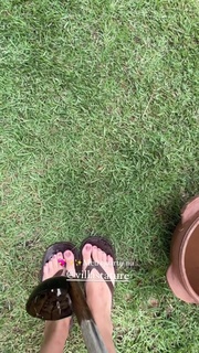 Thaís Braz feet photo 1