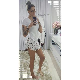Thaísa Menezes feet photo 2