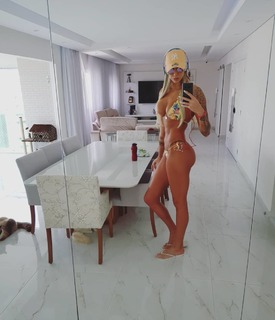 Thaísa Menezes feet photo 15