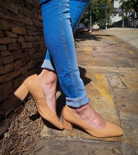 Thaísa Menezes feet photo 13