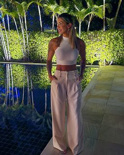 Thaísa Menezes feet photo 8