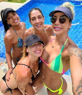 Thaísa Menezes feet photo 7
