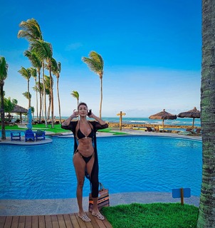 Thaísa Menezes feet photo 5