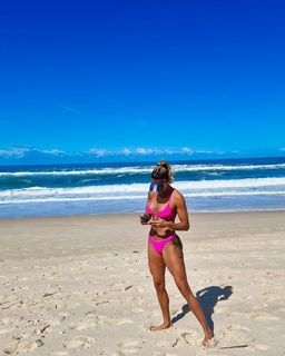 Thaísa Menezes feet photo 15