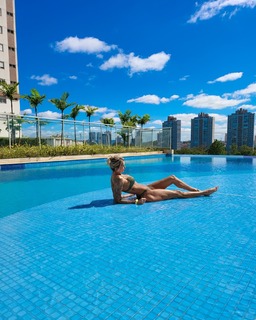 Thaísa Menezes feet photo 2