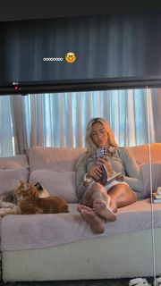 Thaísa Menezes feet photo 5