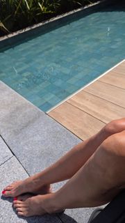Thaísa Menezes feet photo 4