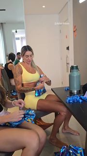 Thaísa Menezes feet photo 9