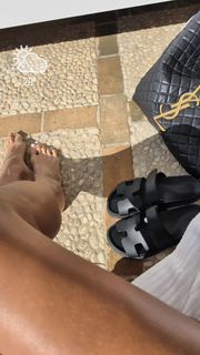 Thaísa Menezes feet photo 4