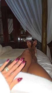 Thaísa Menezes feet photo 3