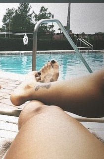 Thea Trinidad feet photo thumbnail